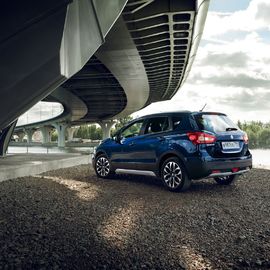 Фото Suzuki SX4 2025