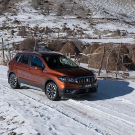 Фото Suzuki SX4 2025